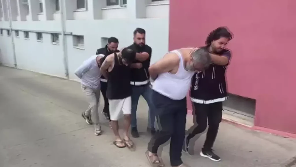 Uyuşturucu Ticareti Yapan 3 Kişi Adana’da Yakalandı