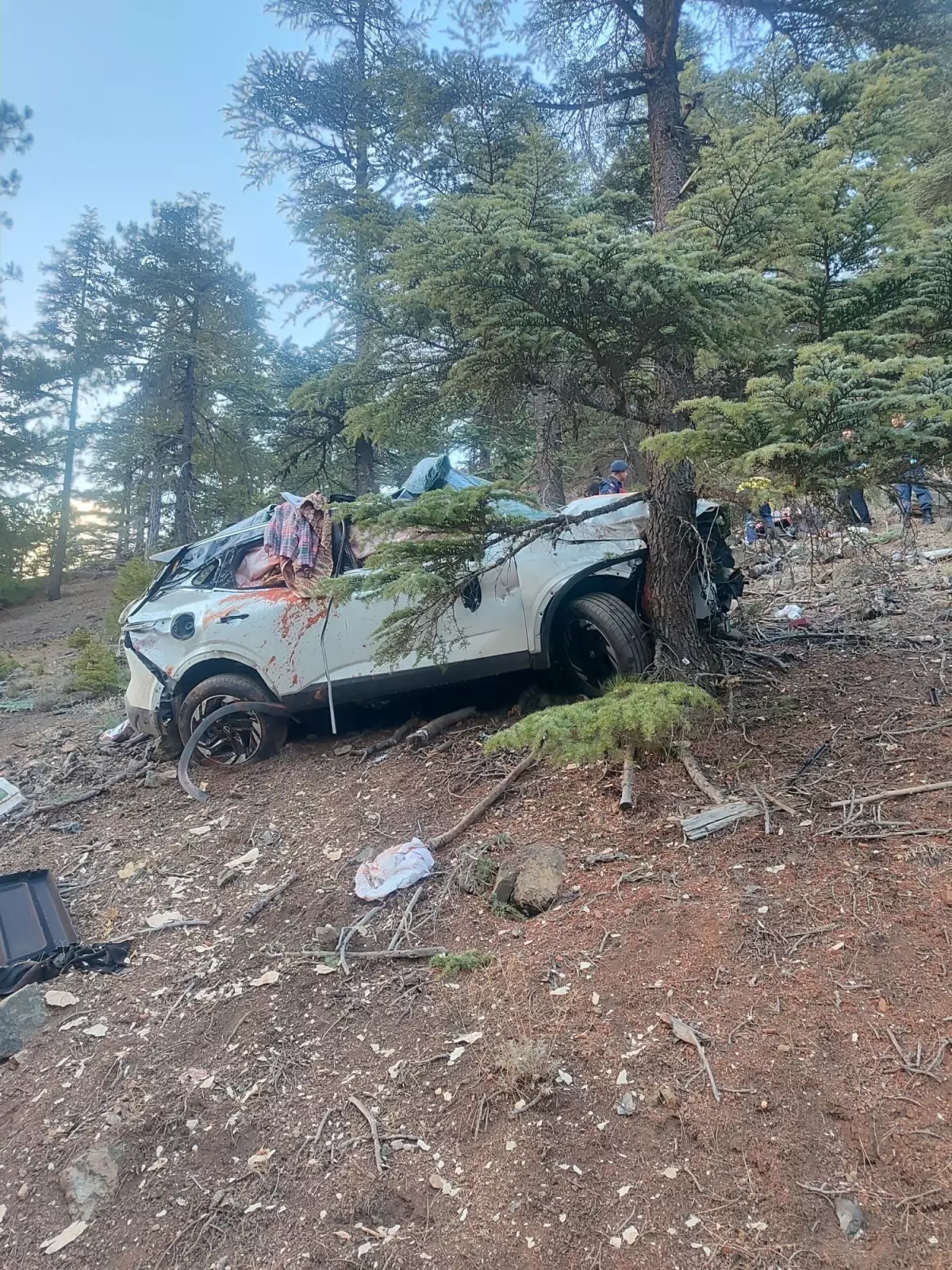 Aile Trajedi: Pozantı’da Cip Uçuruma Yuvarlandı, Çift Öldü