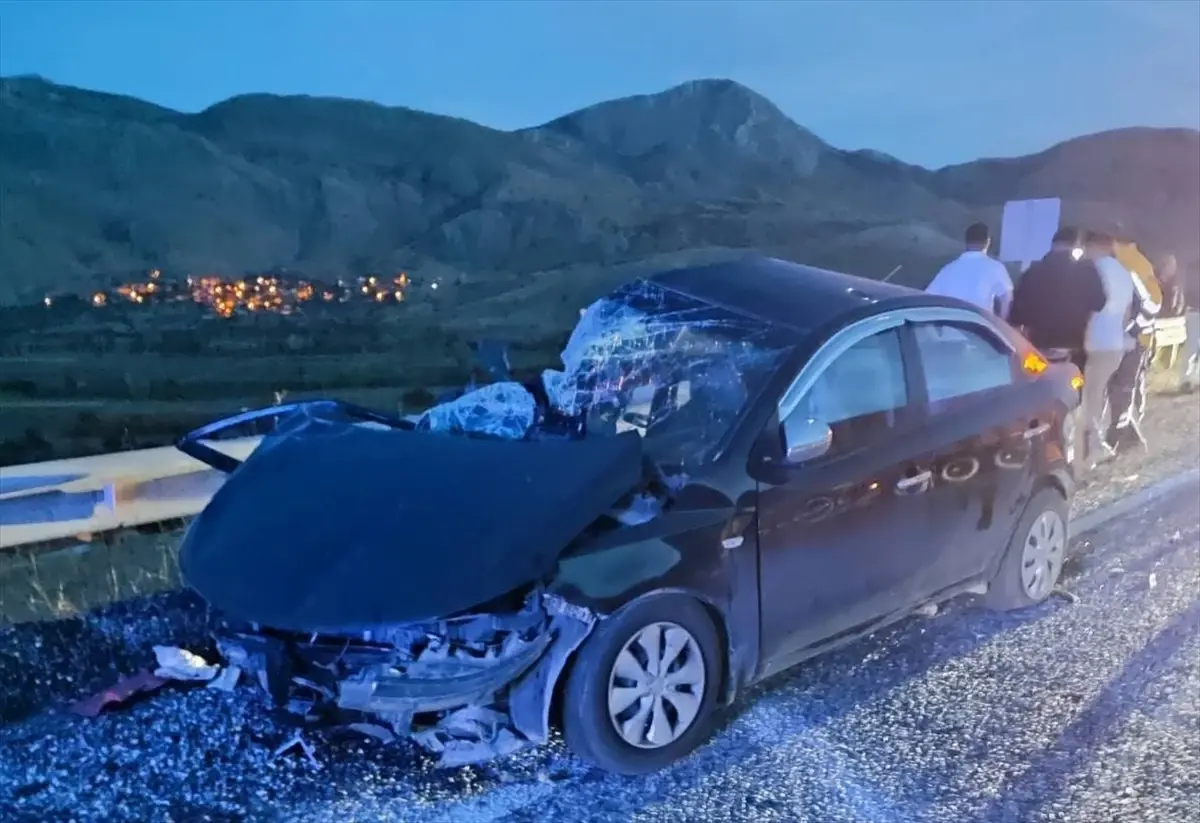 Afyonkarahisar’da Tır ile Otomobil Çarpıştı: 4 Yaralı