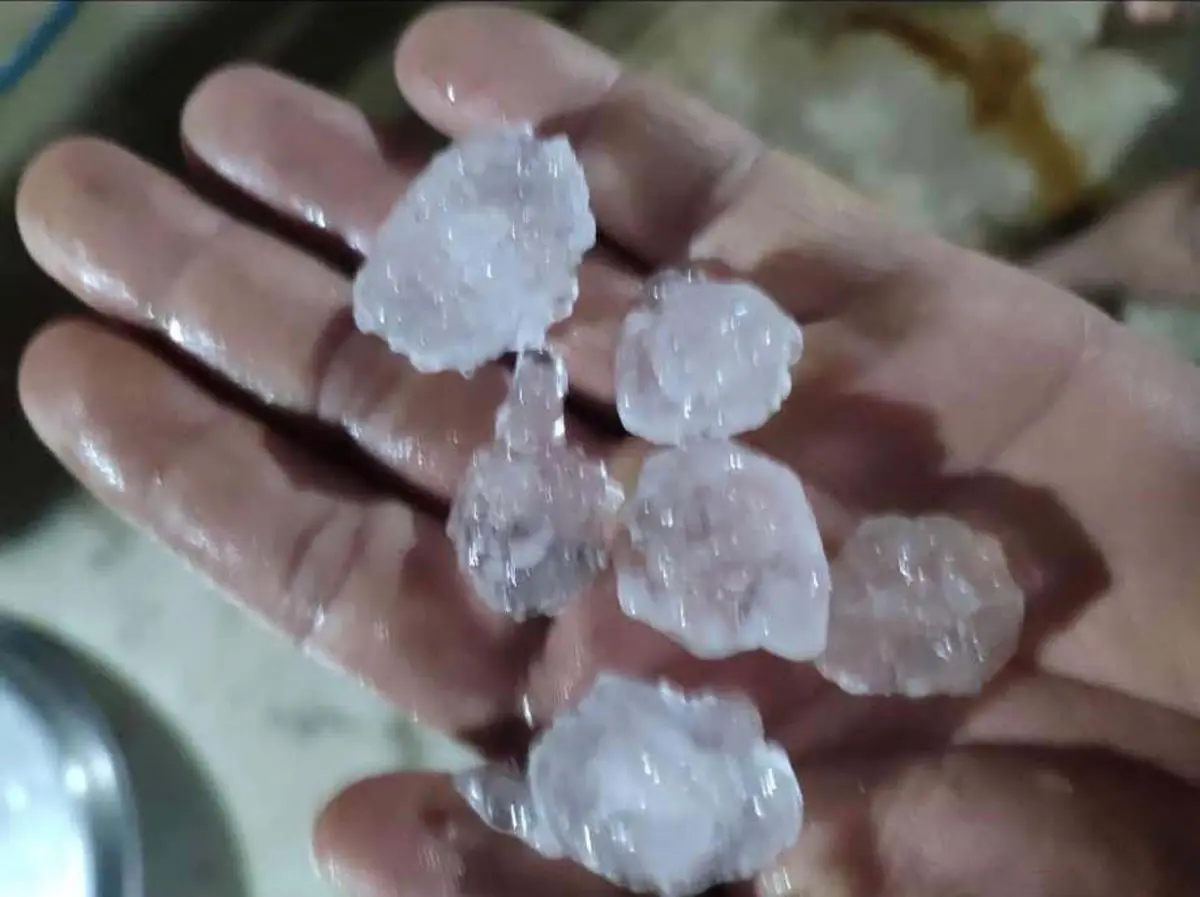 Fındık Büyüklüğünde Dolu Yağışı Alaşehir’i Etkiledi