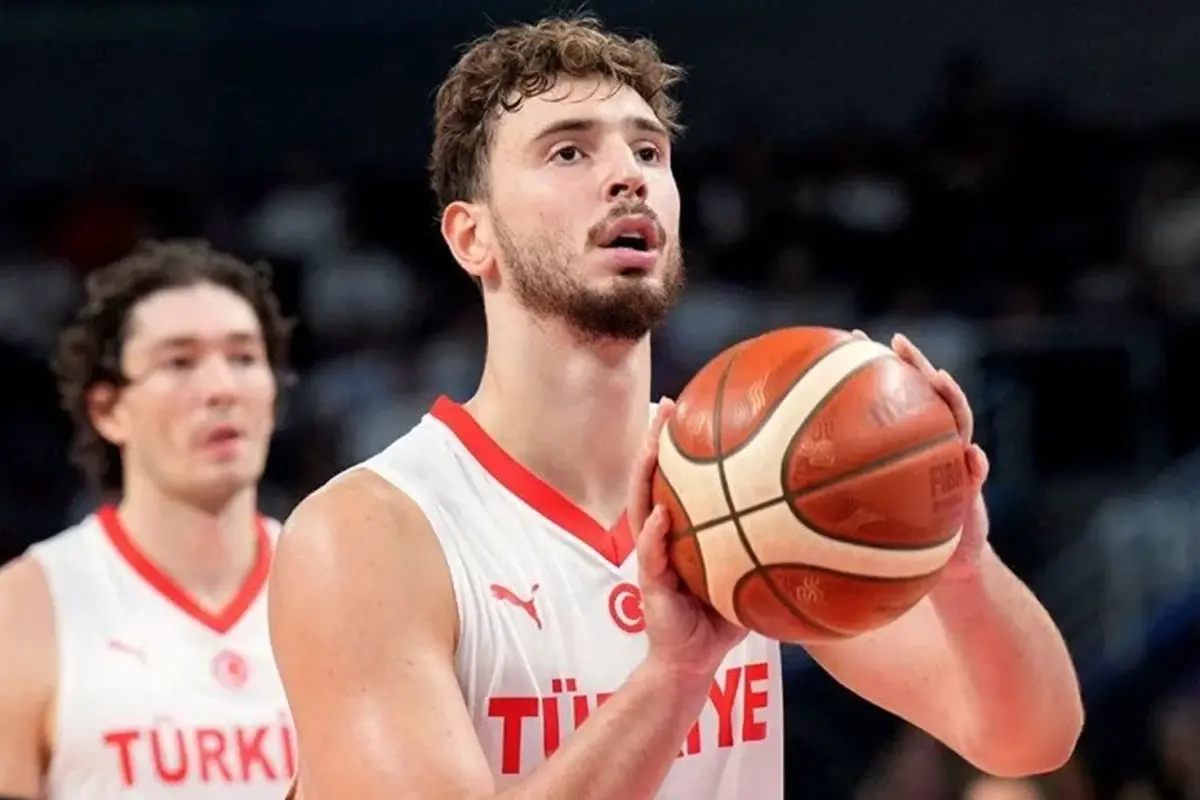 Aşk Dolu Kaçamak: Alperen Şengün ve Sevgilisi İtalya’da