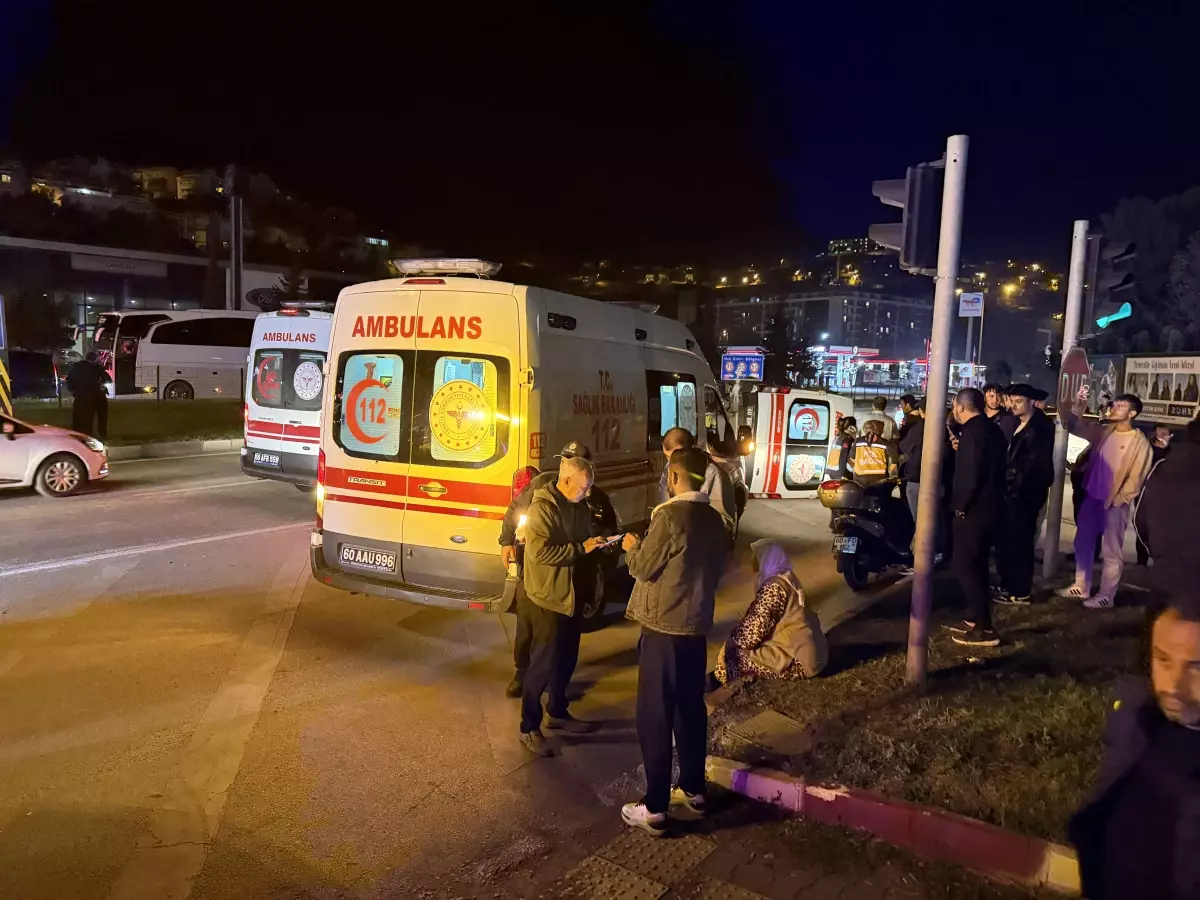 Tokat’ta Ambulans ile Cip Çarpıştı: 3 Sağlık Personeli Yaralandı