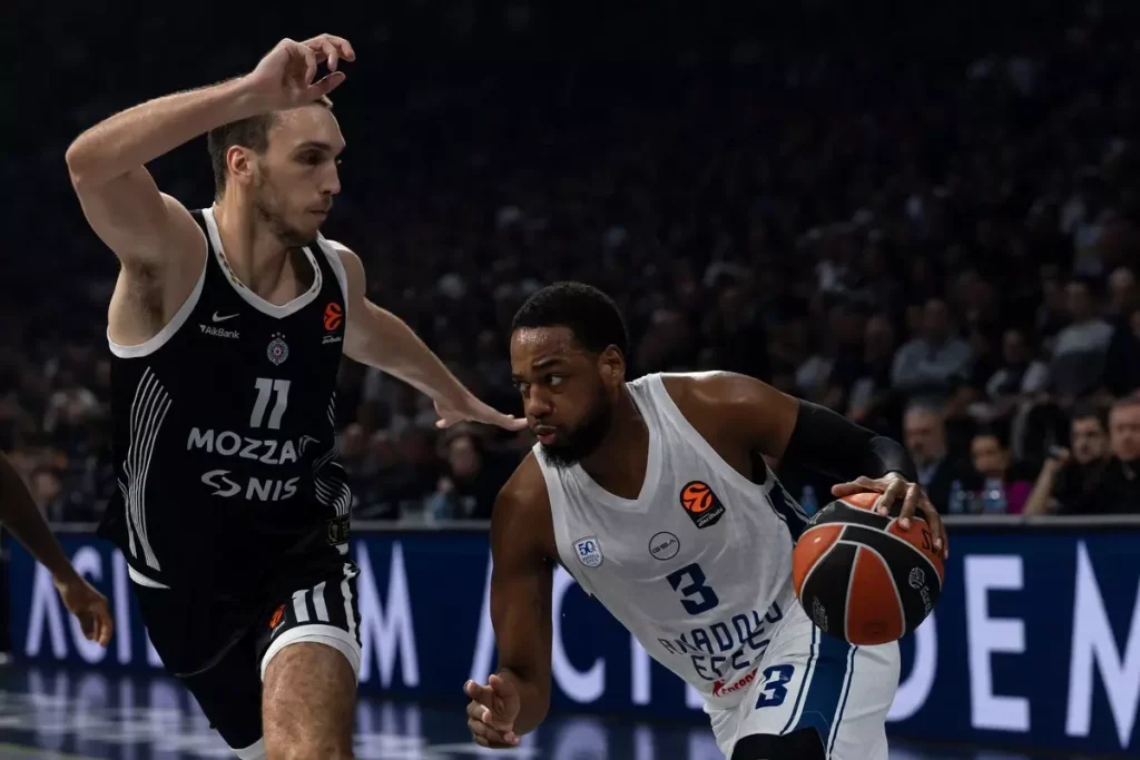 Anadolu Efes EuroLeague’de Partizan’a Mağlup Oldu