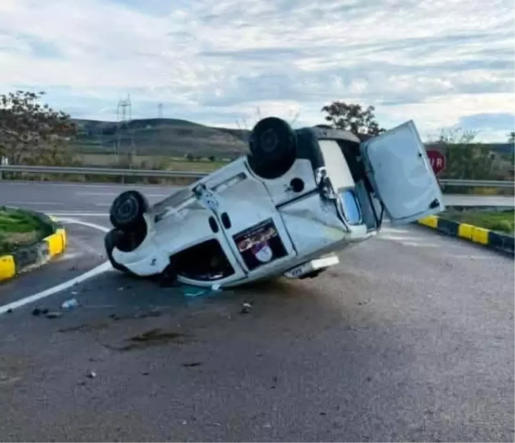 Kontrol Kaybı: Hafif Ticari Araç Takla Attı