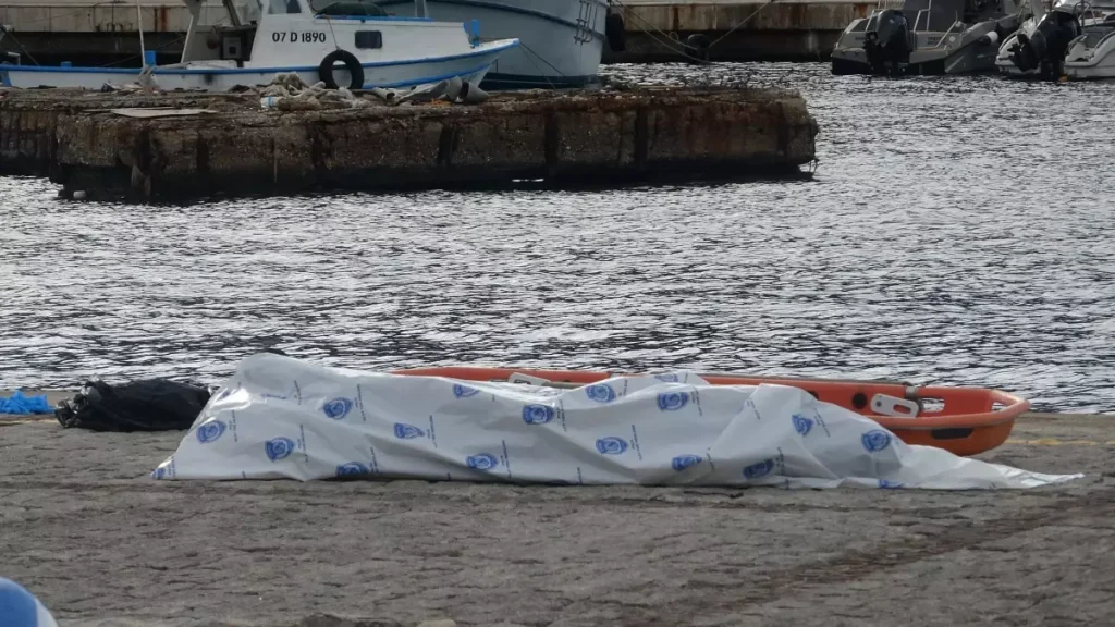 Antalya’da Falezlerden Düşen Şahıs Denizde Öldü