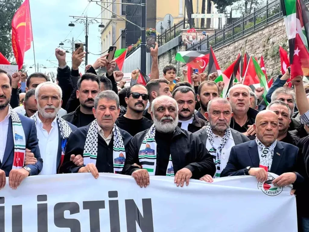 İsrail’e Karşı Tepkiler: İstanbul’da Dayanışma Yürüyüşü