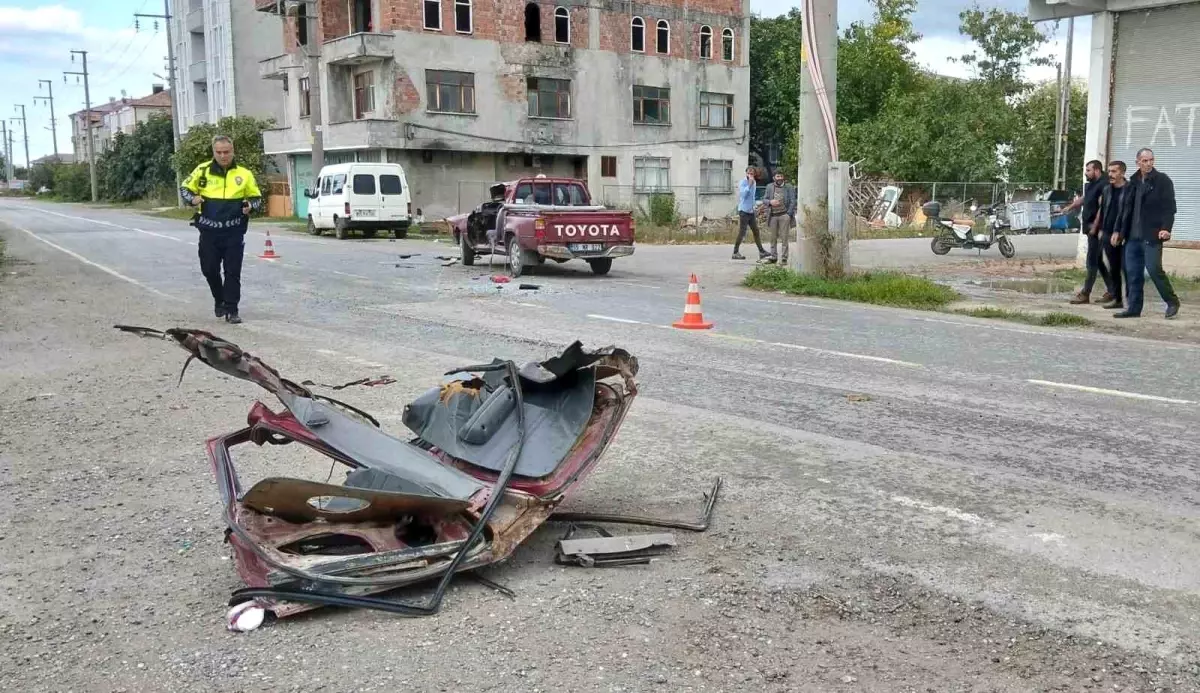 Trafik Kazası: Bafra’da Kamyon ile Pikap Çarpıştı