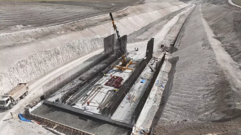 Ankara-İzmir Yüksek Hızlı Tren Hattı İlerliyor