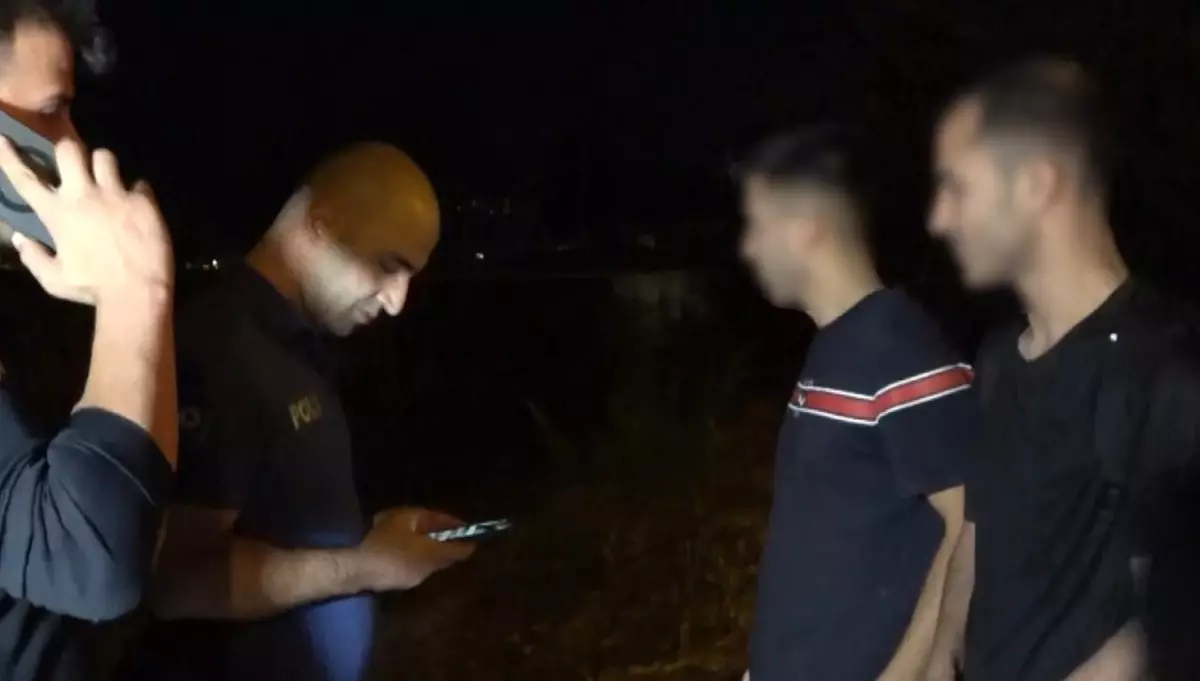 Antalya’da Falezlerde Mahsur Kalan Gençler Kurtarıldı