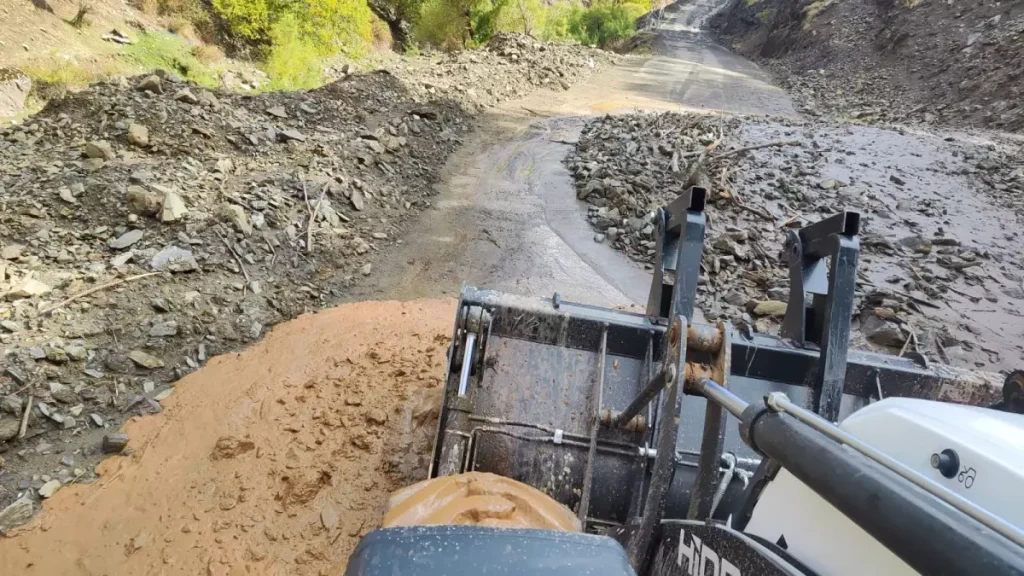 Kuvvetli Yağışlar Batman’ı Felç Etti: Yollar Kapatıldı