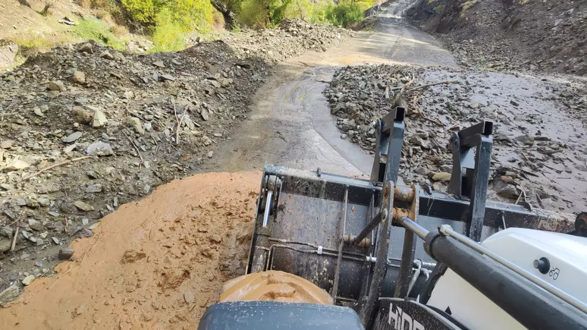 Kuvvetli Yağışlar Batman’ı Felç Etti: Yollar Kapatıldı