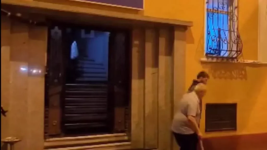 Beyoğlu’nda Teremodan Uyuşturucu Satan 74 Yaşındaki Dede Yakalandı