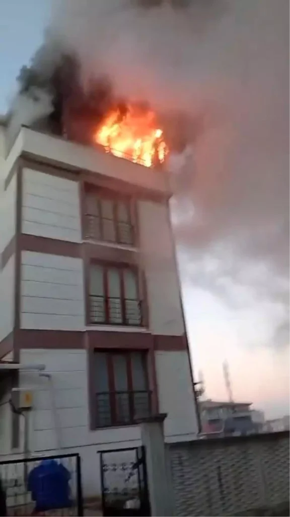 Çanakkale Biga’da 4. Kattan Yangın: Zarar ve Soruşturma