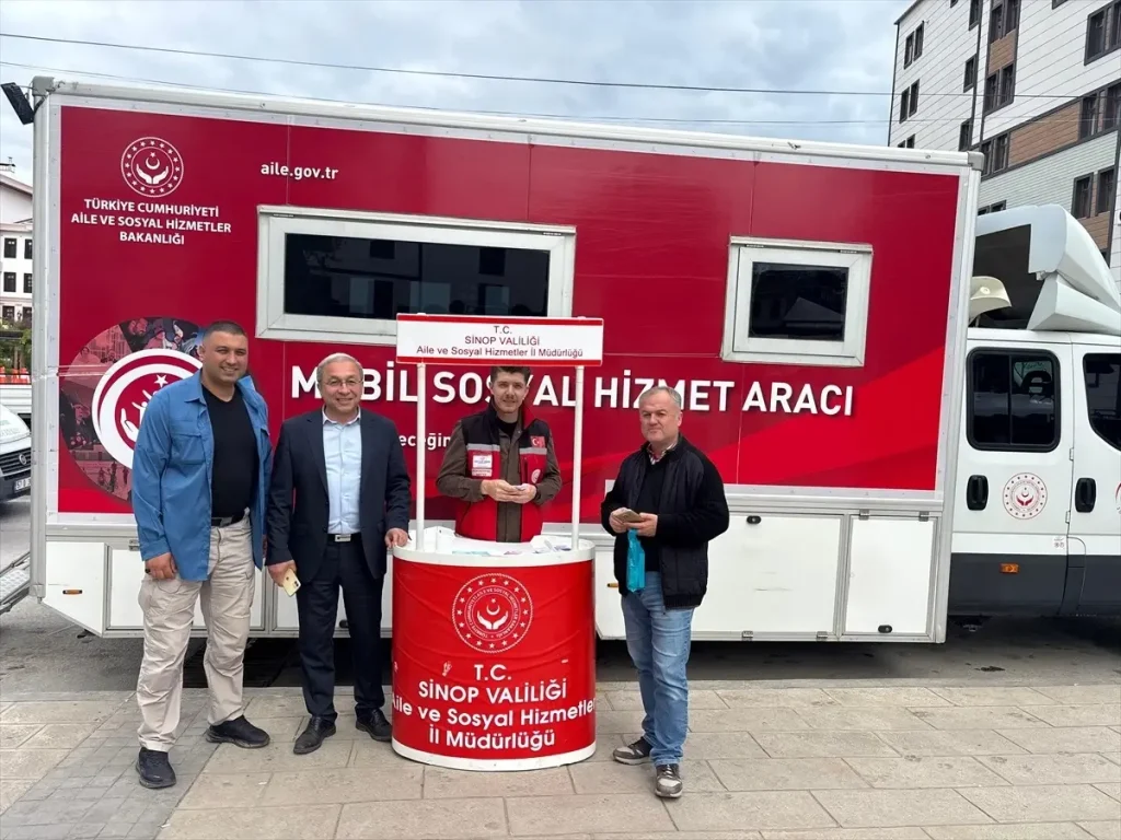 Mobil Sosyal Hizmet Merkezi Boyabat’ta Vatandaşlarla Buluştu