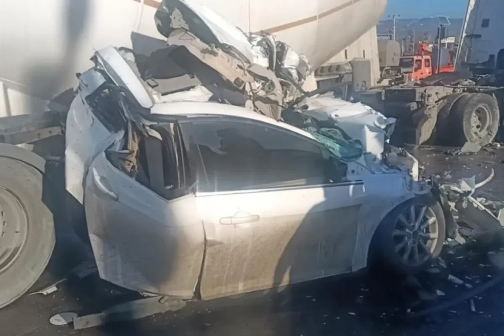 Kaza Sürücüyü Saniyeler Öncesinde Kurtardı