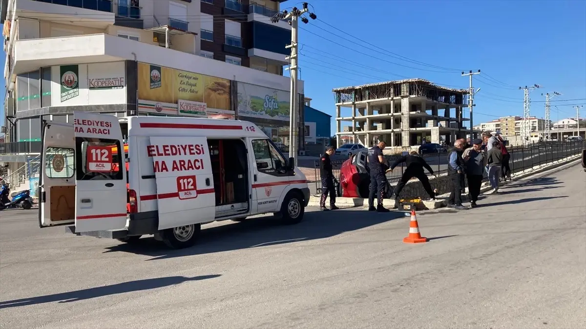 Burdur’da Dereye Devrilen Otomobilin Sürücüsü Hastanelik Oldu