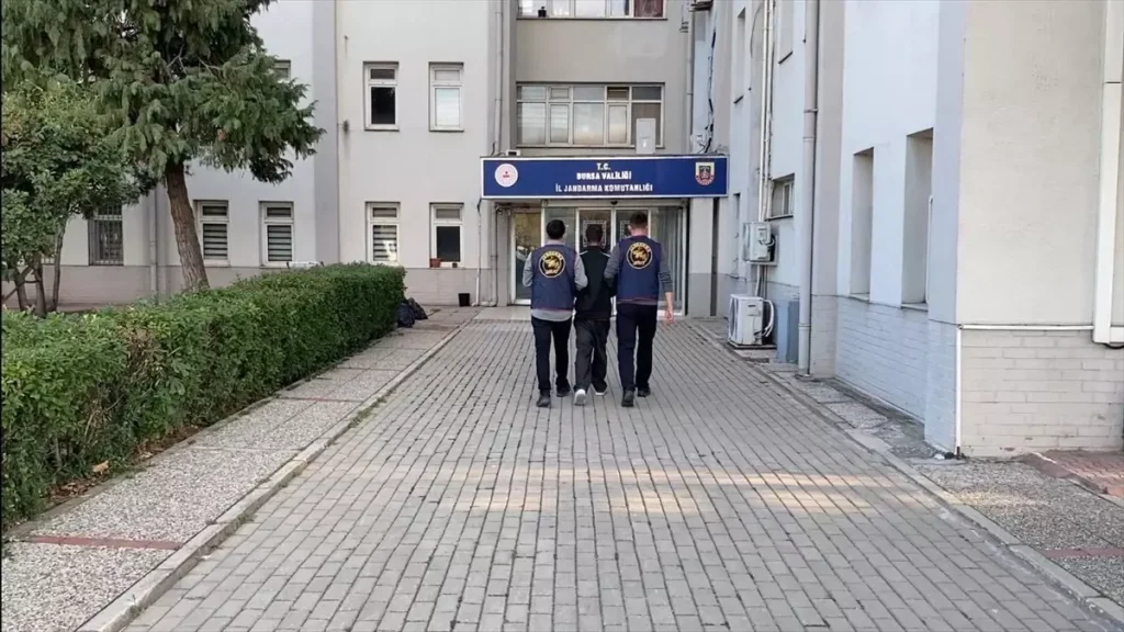 16 Yıl Hapis Cezası Bulunan Firari Hükümlü Yakalandı