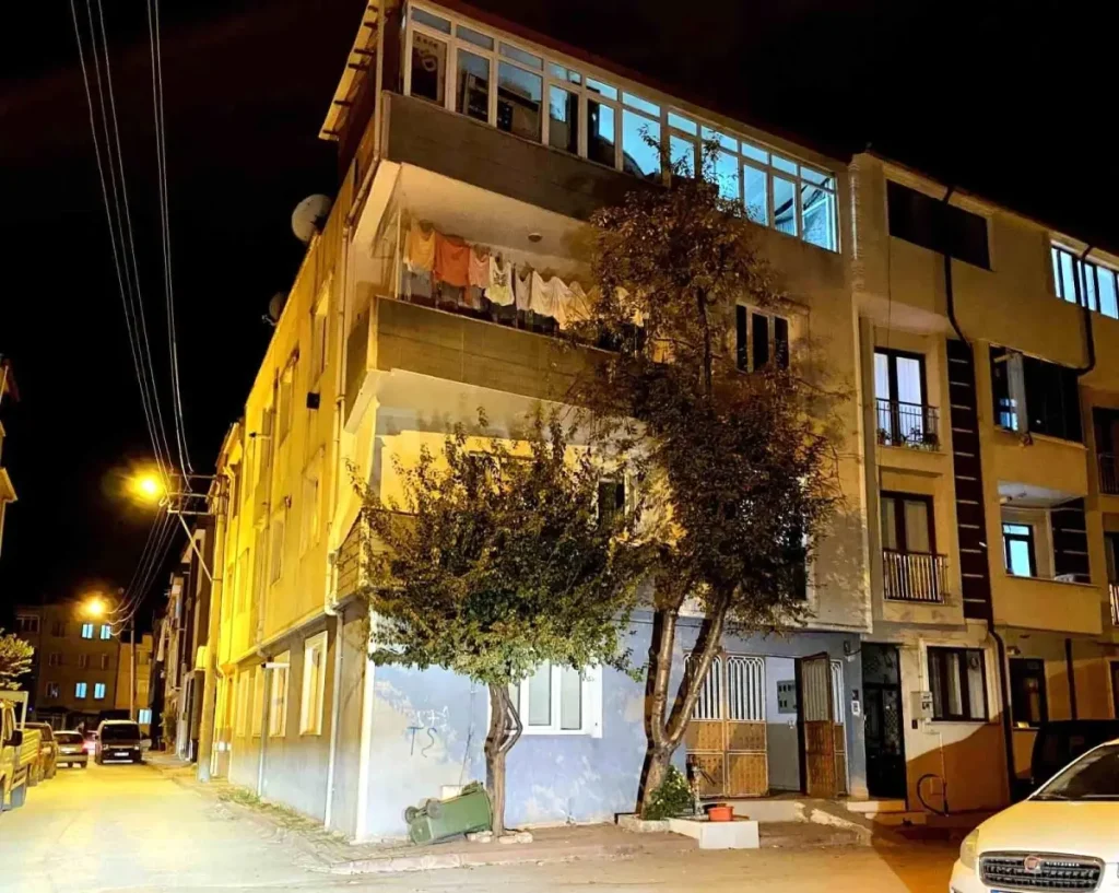 Yüksekten Düşme Olayı: Genç Kızın Mücadelesi