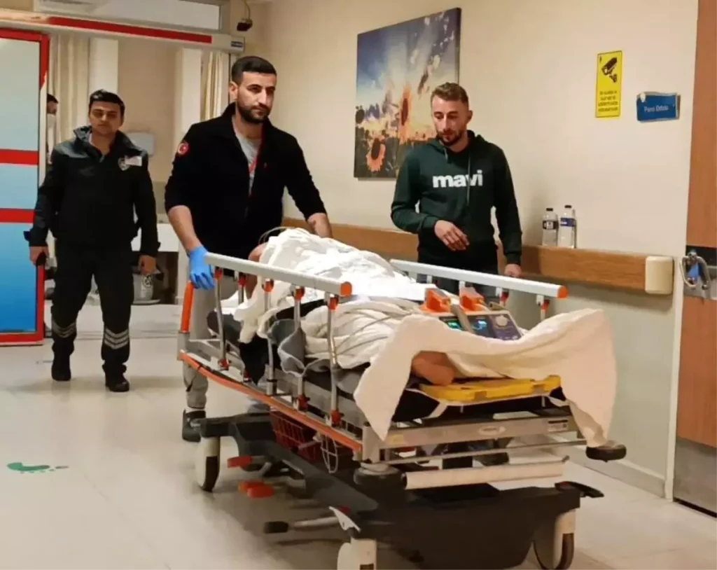 Bursa’da Elektrik Direğinden Düşen 2 Tekniker Yaralandı