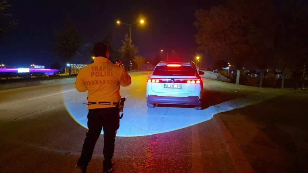 Bursa’da Otomobil Bisikletliye Çarptı: 1 Ağır Yaralı