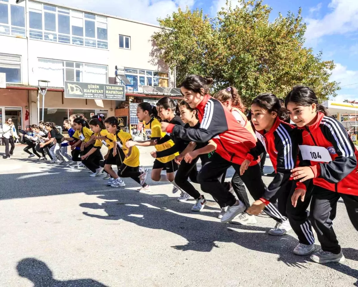 Denizli’de Cumhuriyet Koşusu ile Gençlik Bir Arada
