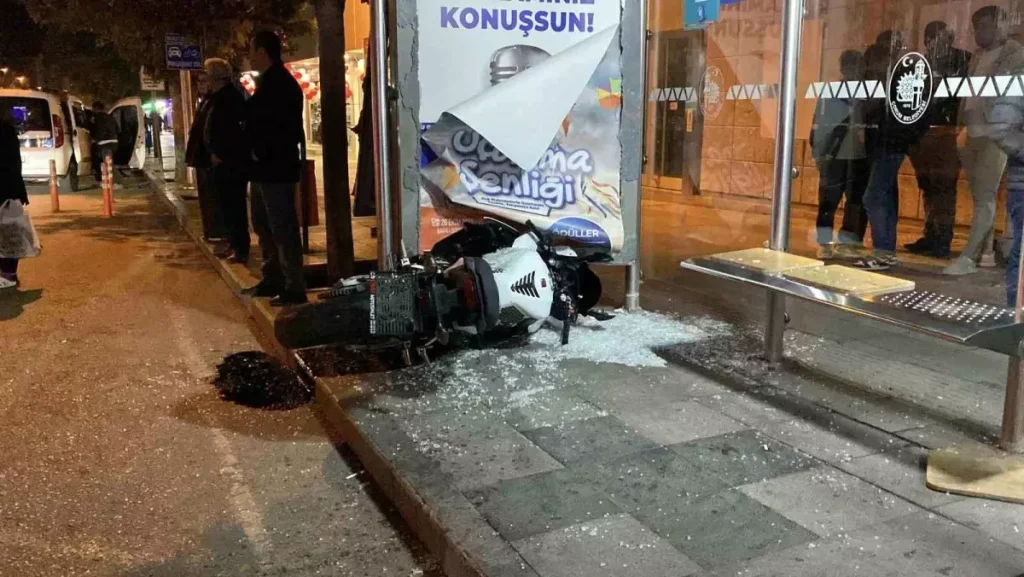 Çorum’da Otomobille Motosiklet Çarpıştı: Bir Kişi Yaralandı