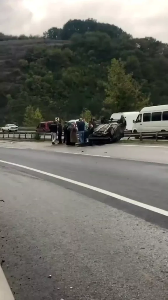 D-100’de Kontrolden Çıkan Otomobil Takla Attı