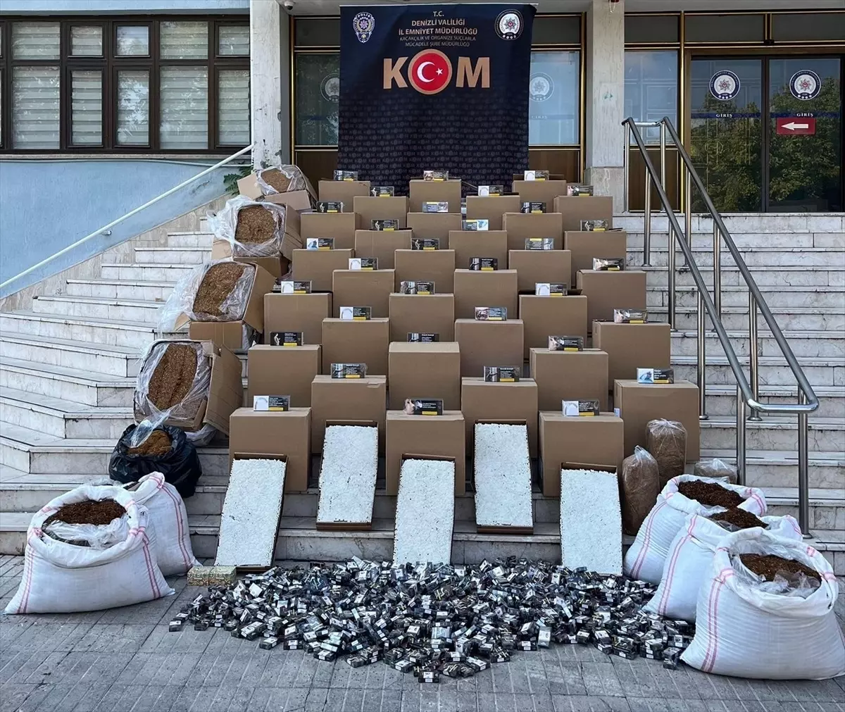 Denizli’de Kaçak Sigara Operasyonu: 1 Gözaltı