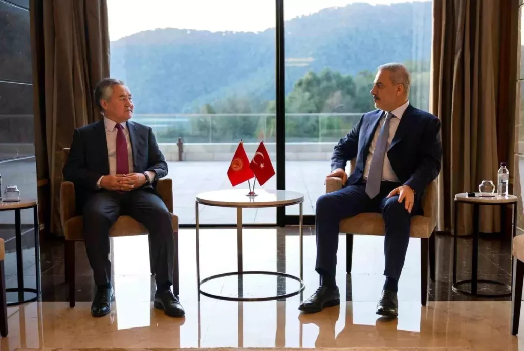 Diplomatik Görüşmeler Azerbaycan’da Yoğunlaşıyor