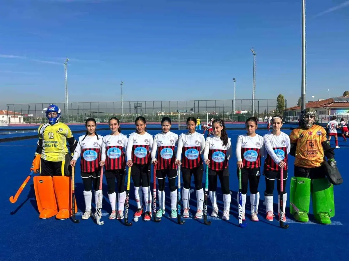 Muğla Yıldızları Kadın Hokey Takımı Türkiye Üçüncüsü Oldu