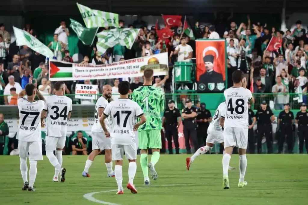 Hatayspor Taraftarları Sessiz İsyan Etti