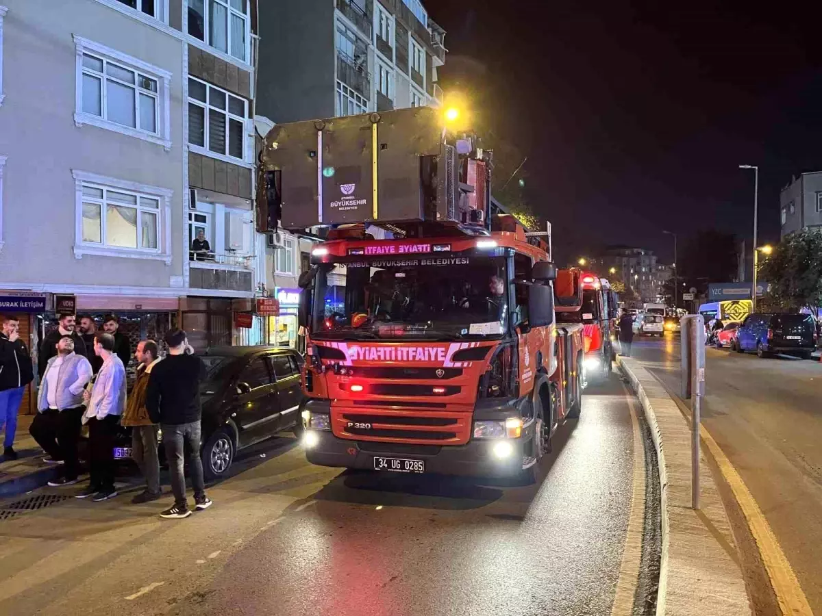 İstanbul Esenler’de 5 Katlı Binada Yangın: 15 Kişi Hastaneye Kaldırıldı