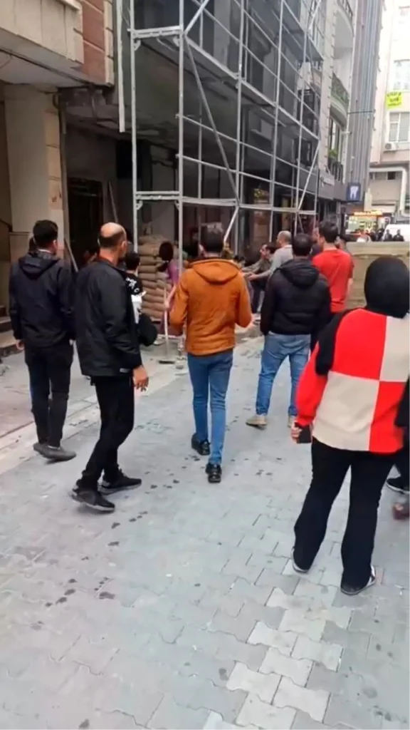 İnşaat Kumları Sokakta Kavgaya Neden Oldu
