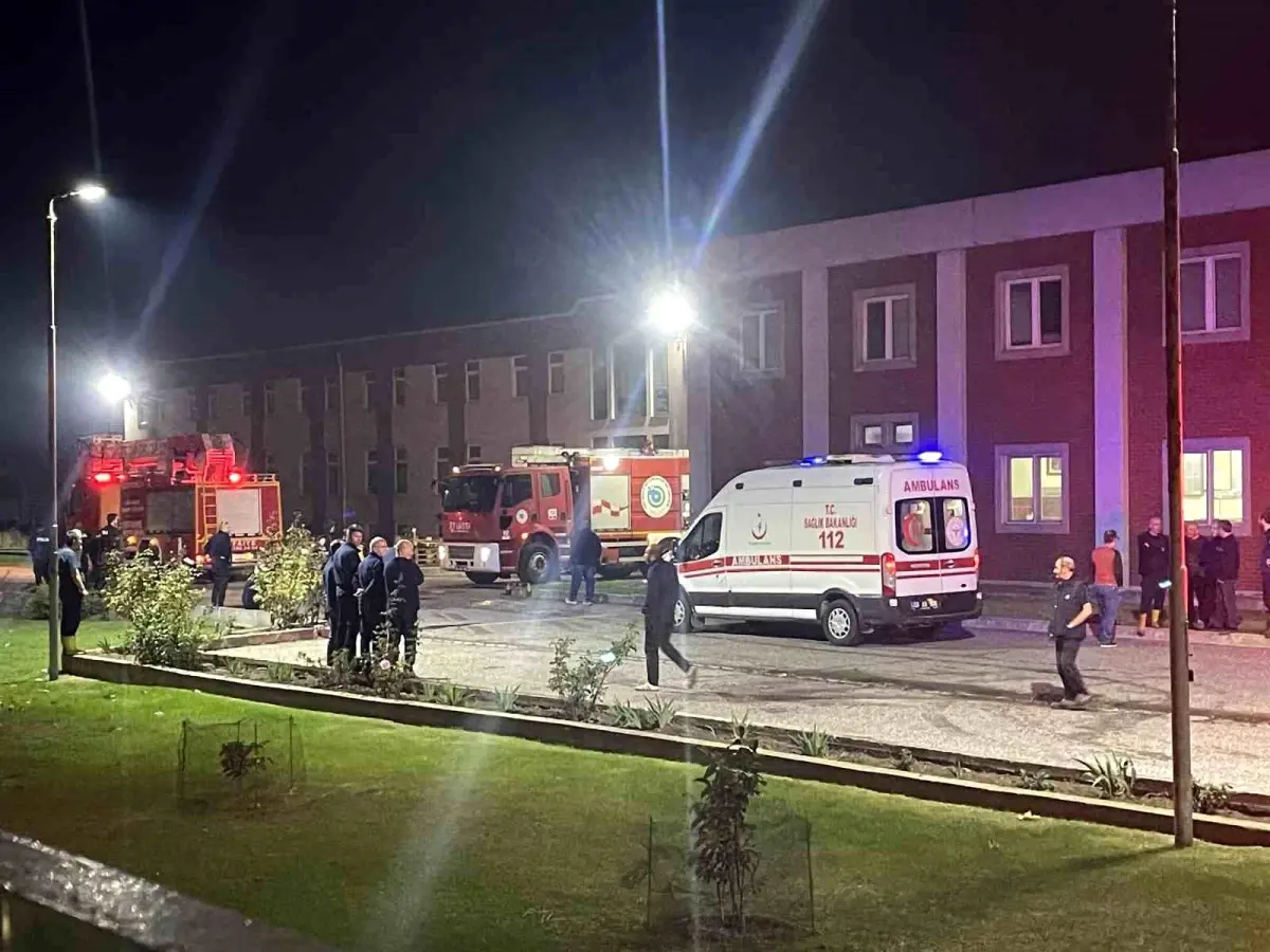 Fabrika Bacasında Çıkan Yangın Kontrol Altına Alındı