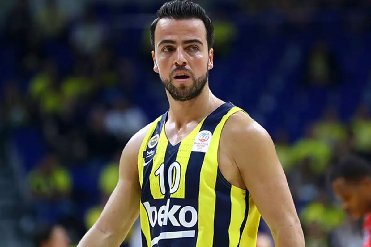 Fenerbahçe Kaptanı Melih Mahmutoğlu Alkollü Araç Kullandı