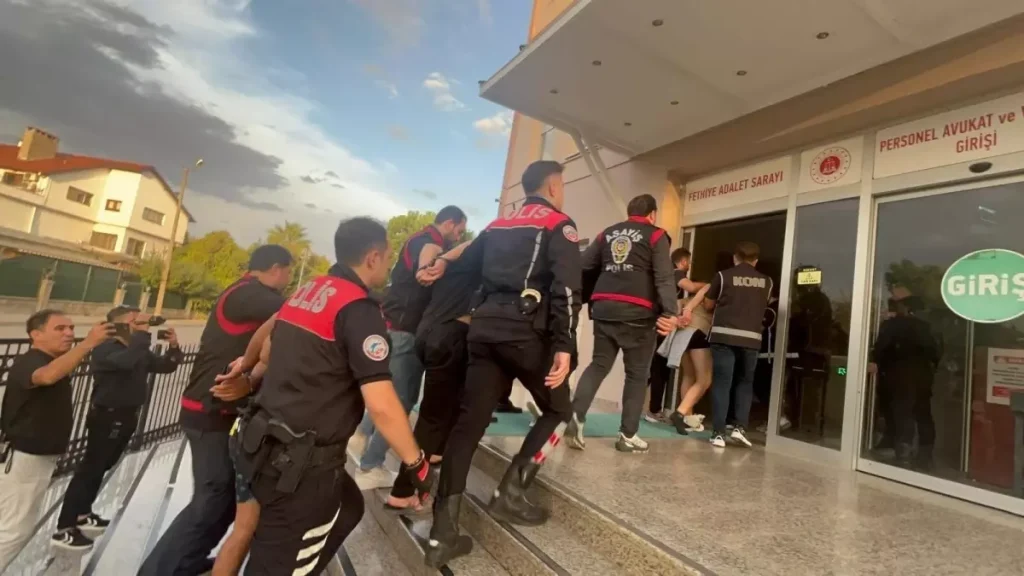 Uyuşturucu Operasyonunda Polis Ateş Açtı: 2 Tutuklama