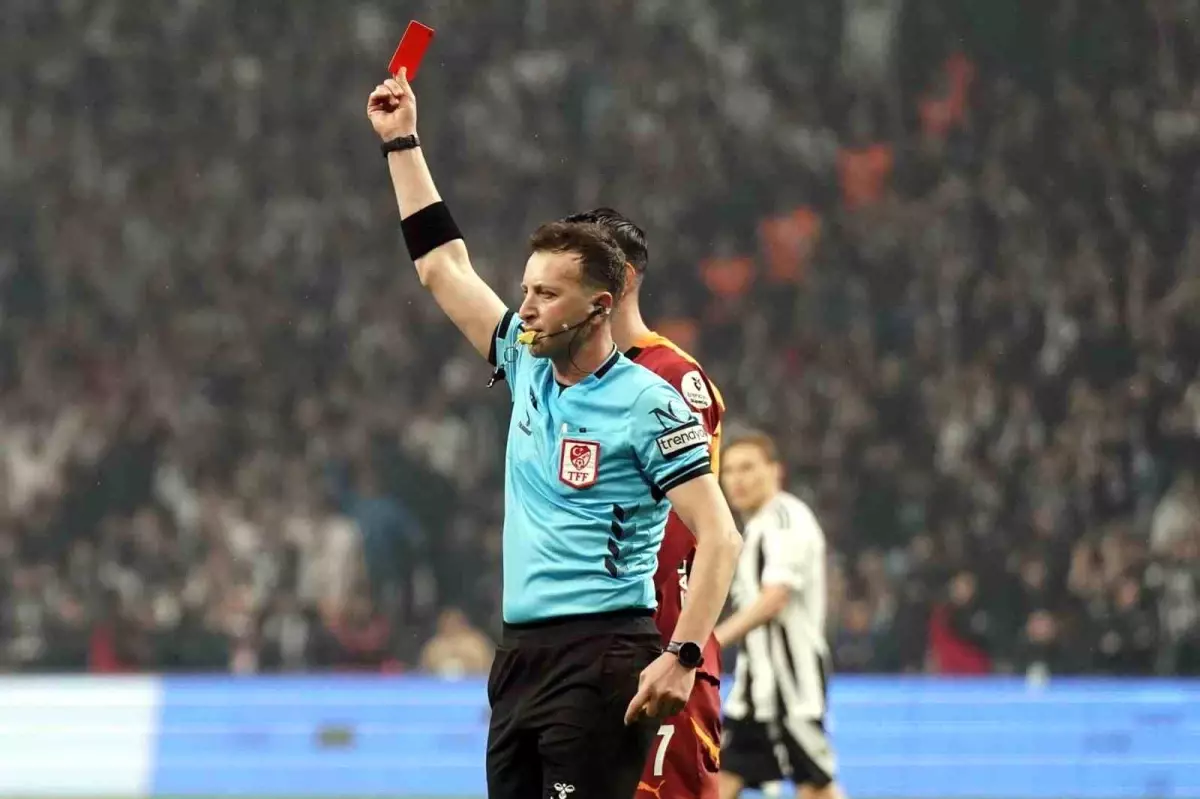 Derbi Ateşi: Galatasaray-Beşiktaş Kırmızı Kart Tarihi!