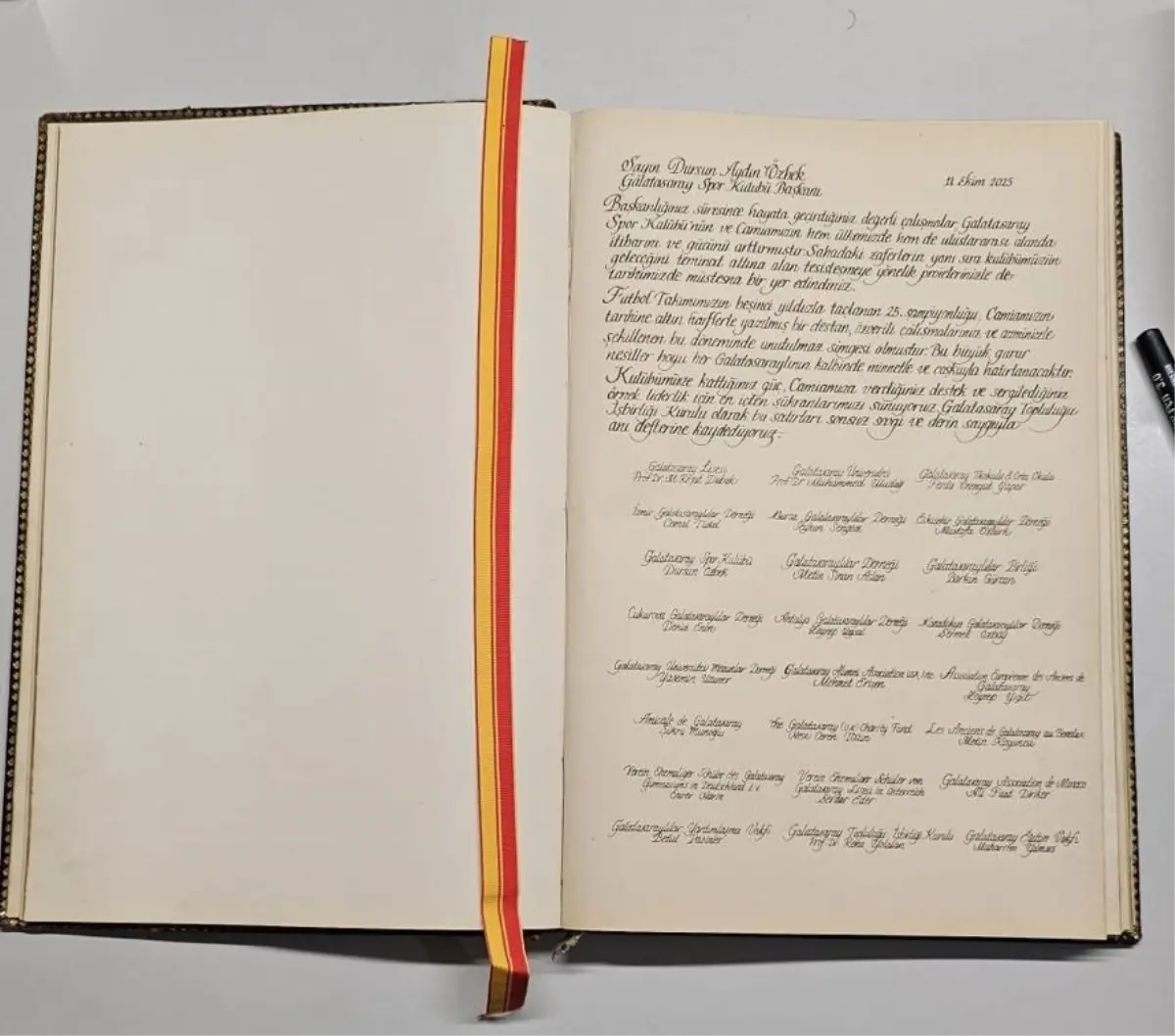 Galatasaray Lisesi’nde Başkan Özbek’e Özgü Anı Defteri