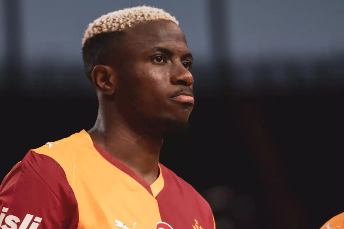 Galatasaray Taraftarını Korkutan Osimhen Fotoğrafı