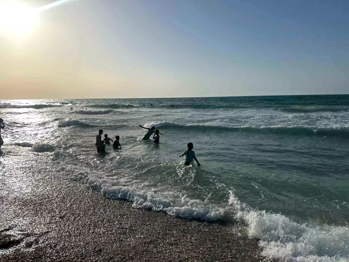 Gazzeliler, Yardımları Umutla Bekliyor