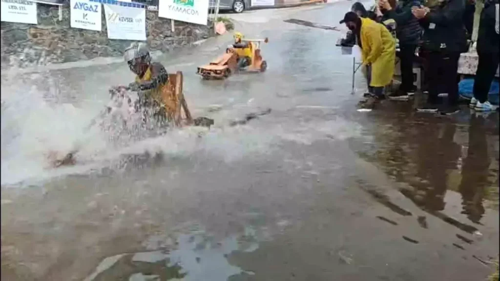 Laz Ralli Tahta Araba Yarışları Nefes Kesti