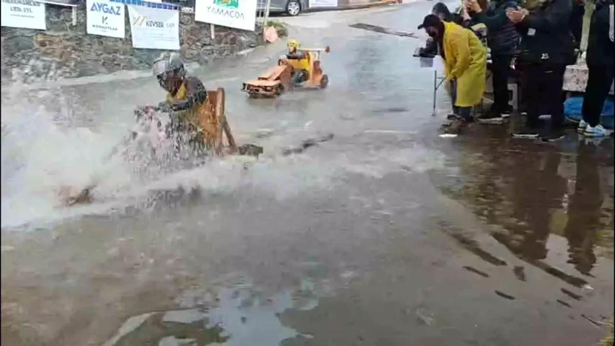 Laz Ralli Tahta Araba Yarışları Nefes Kesti