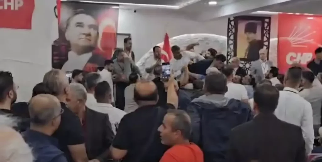 Siyasi Partide Kongre Kavgası