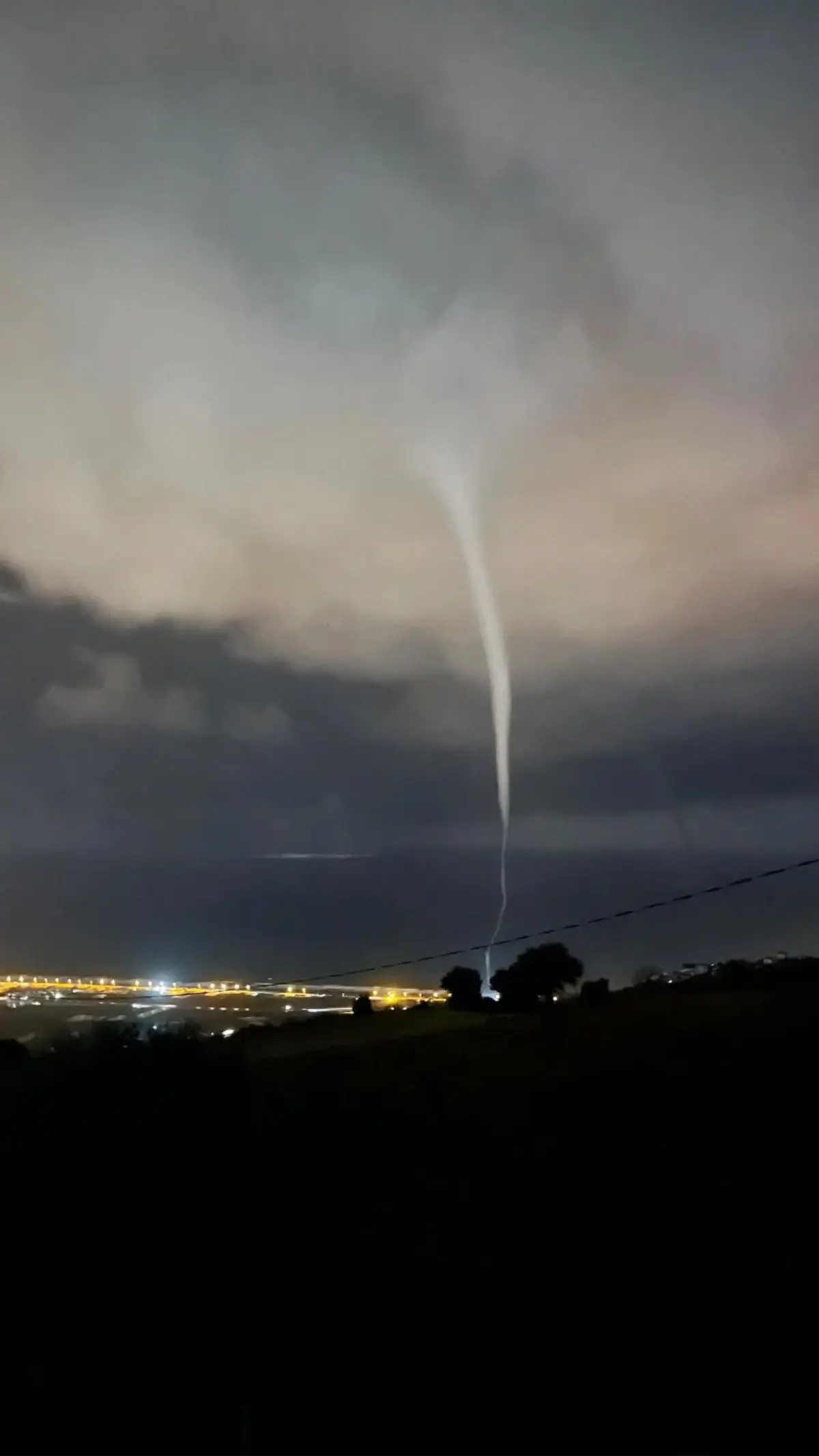 Denizde Hortum Korkuttu: Hatay Samandağ’da Fırtına Etkisi