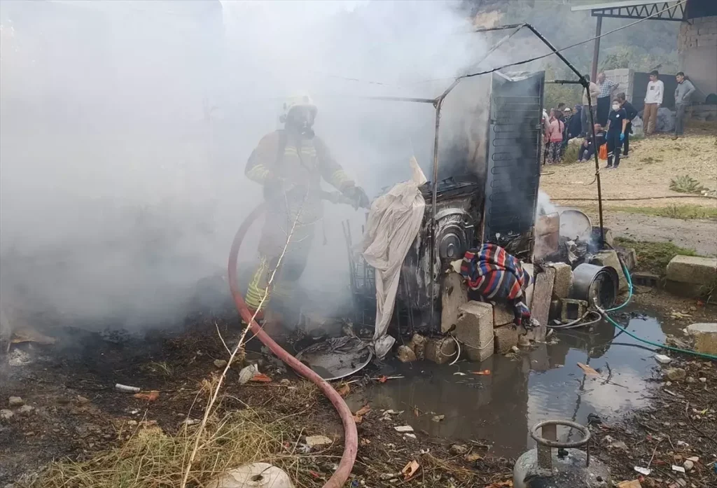 Tragedya: 1 Yaşındaki Bebeğin Yangında Hayatını Kaybetmesi