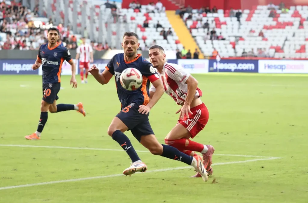 Antalyaspor, Başakşehir’e 4-0 Yenildi