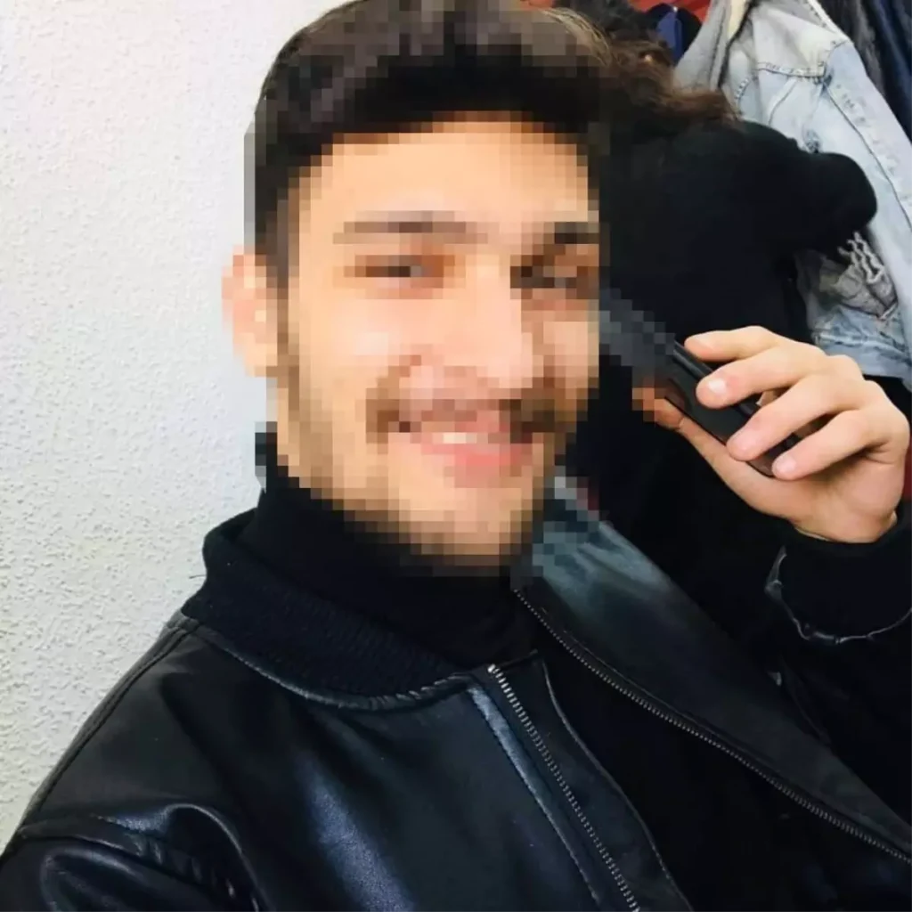 Husumetlinin Bıçağıyla Can Verdi