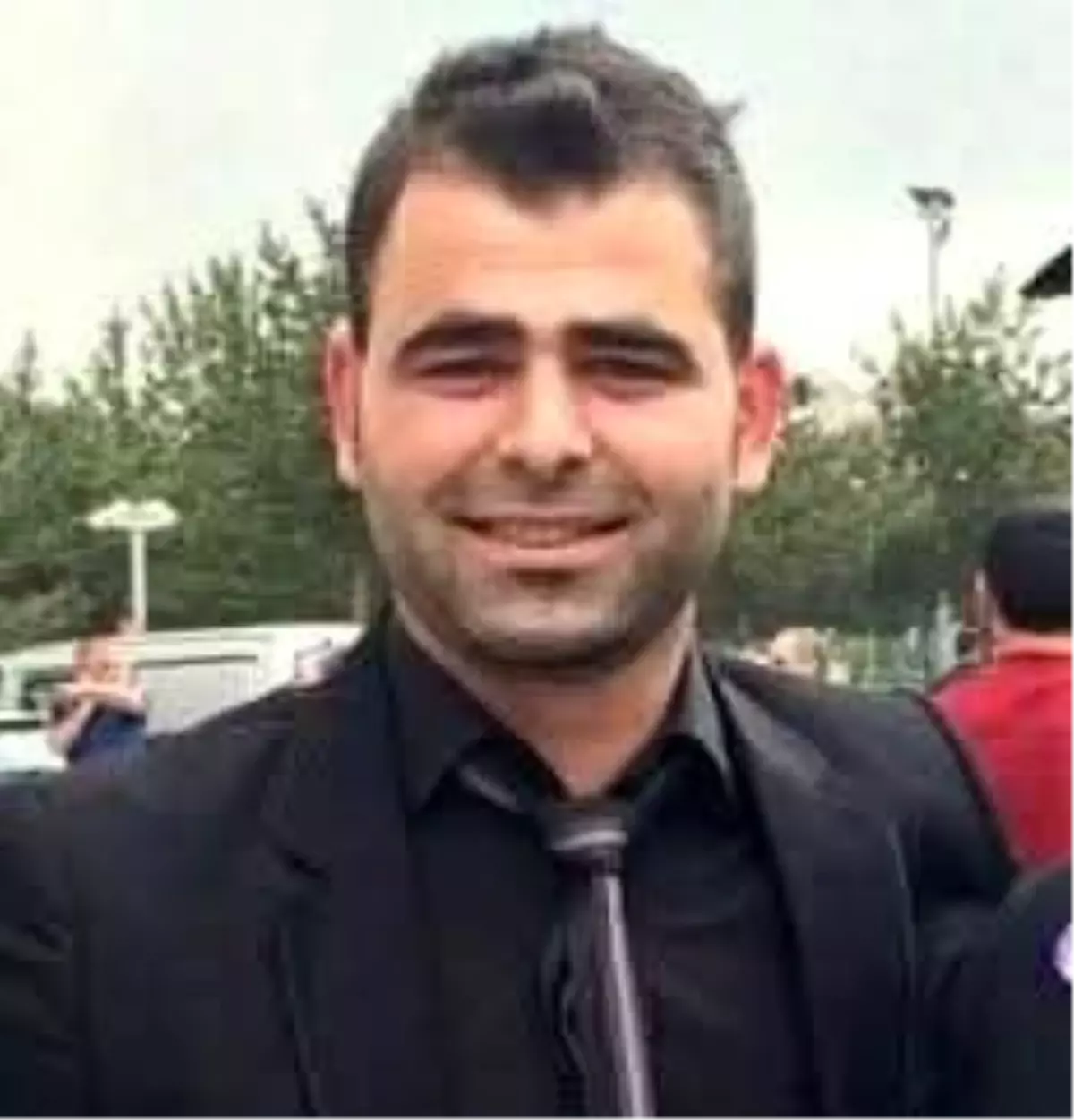 Mahalle Bekçisi Tarlada İntihar Etti