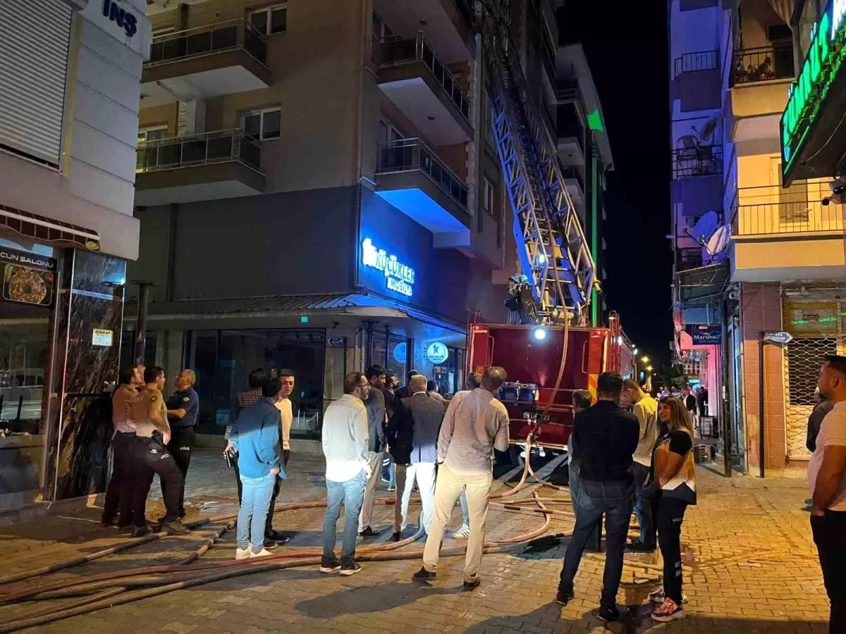 Yangın İncirliova’da 6 Katlı Apartmanı Sarstı