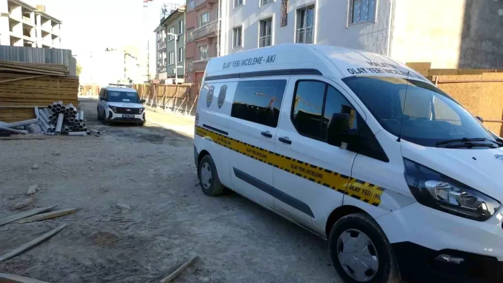 İnşaatta Asansör Boşluğuna Düşen İşçi Yaralandı